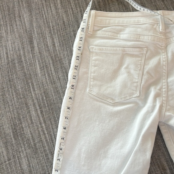 Levi mid length white denim shorts - Picture 5 of 5